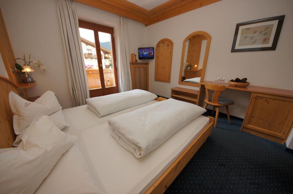 Garni Tofana Hotel Corvara In Badia Quarto foto