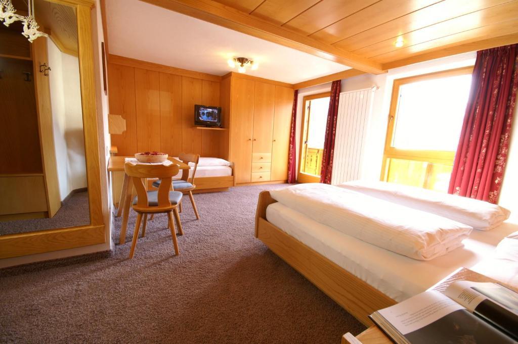 Garni Tofana Hotel Corvara In Badia Quarto foto